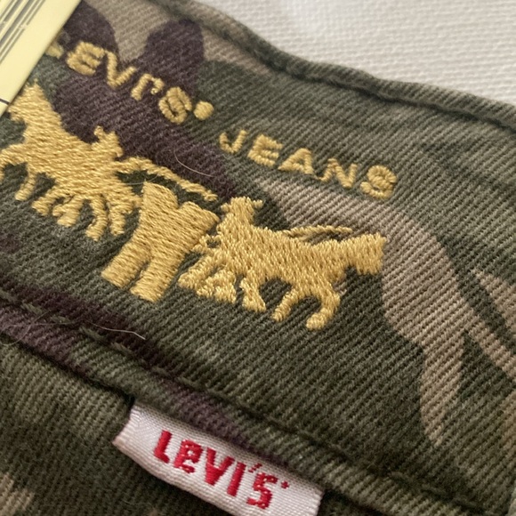 NWT & Vintage Levi’s Camouflage Tab Twills Capri Length Pants - Picture 11 of 11